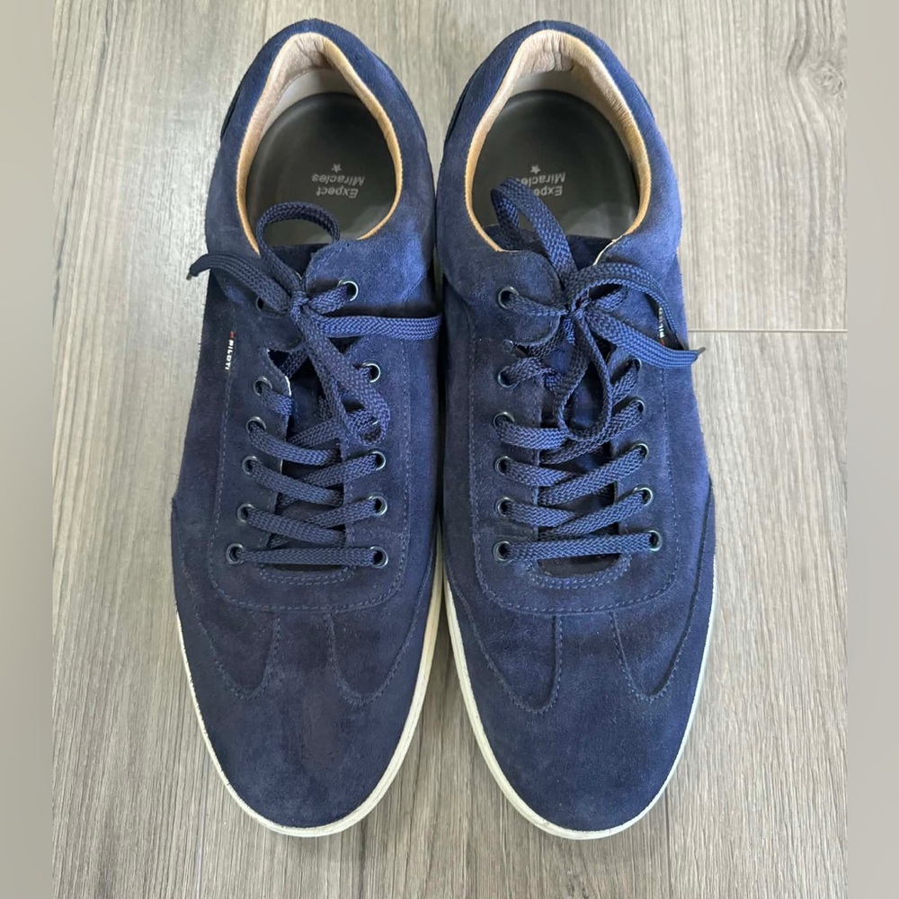 Piloti Blue Suede Low-Top Sneakers with Rubber Sole